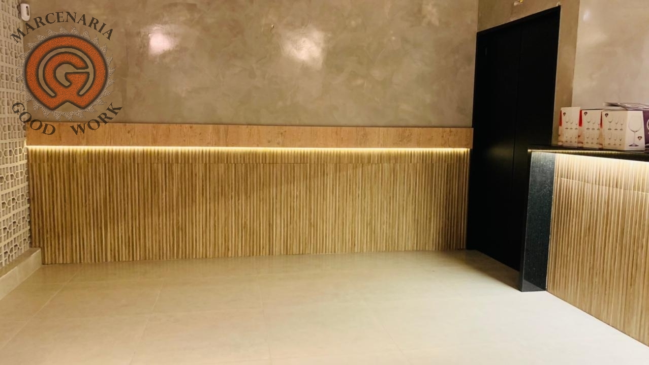 Restaurante-Painel Ripado-Mdf Quênio Rústico-Led embutido-Porta de passagem-Mdf Preto Ebano Chess-Marcenaria Good Work.png