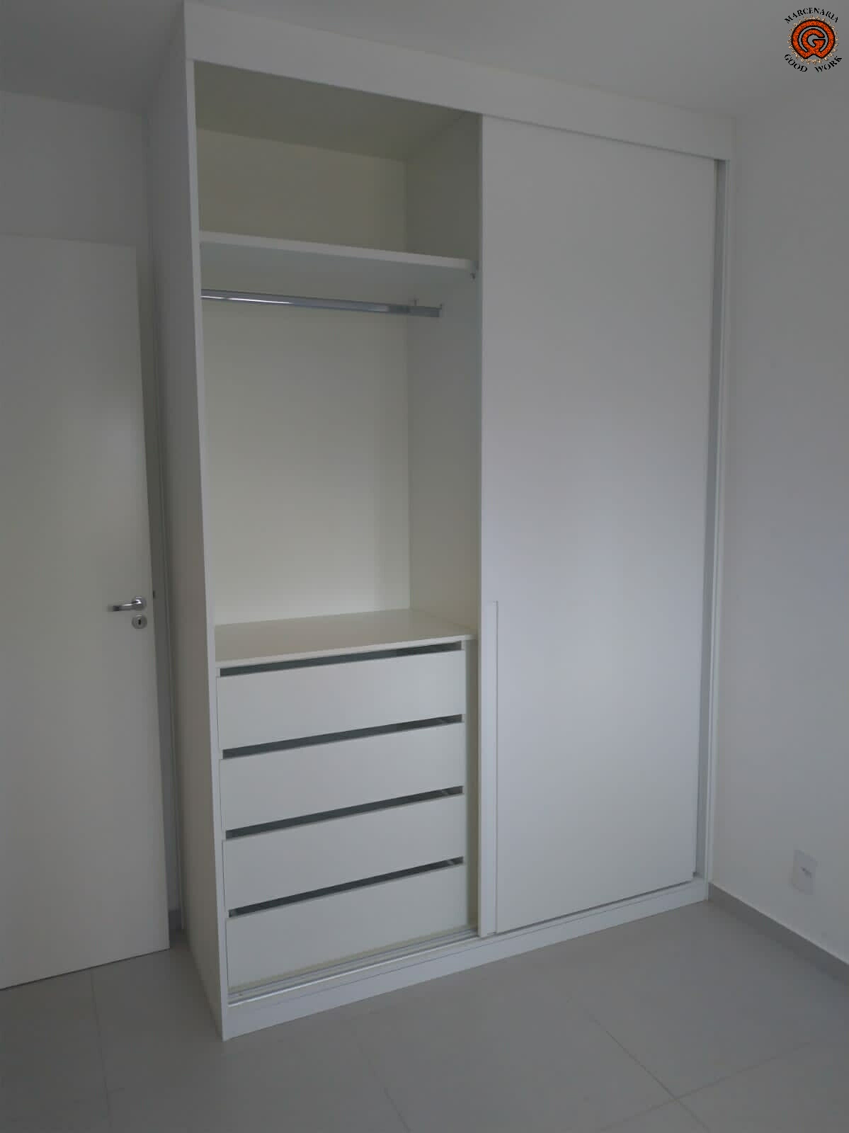 Roupeiro-Sob medida-Duas portas-Mdf Branco Diamante-Portas de correr-Marcenaria Good Work-2.png