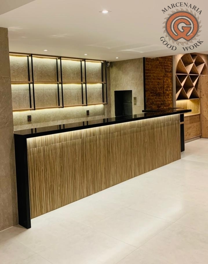 Restaurante-Balcão-Praleiras com Led-Sob Medida-Mdf Quênio Rústico-Marcenaria Good Work-5.png