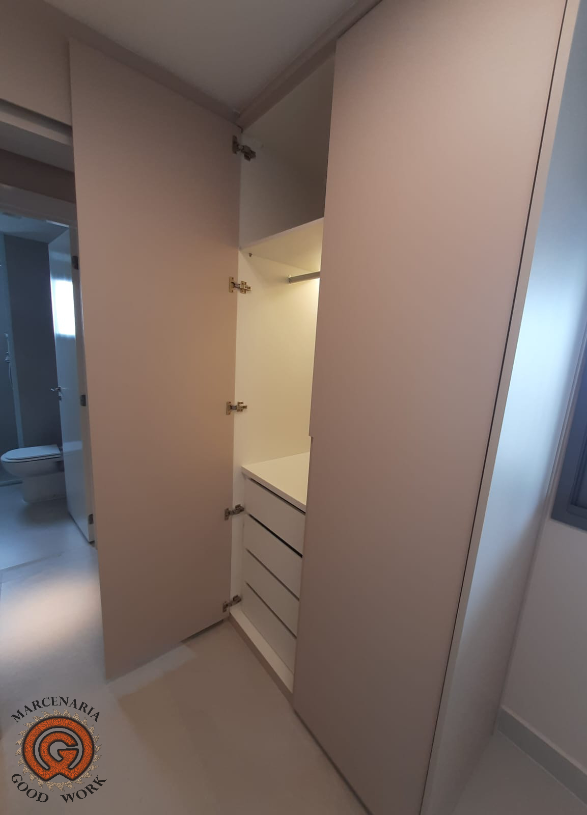 Roupeiro-Duas Portas-Sob Medida-Mdf Betton Matt-Arauco-Marcenaria Good Work-2.png