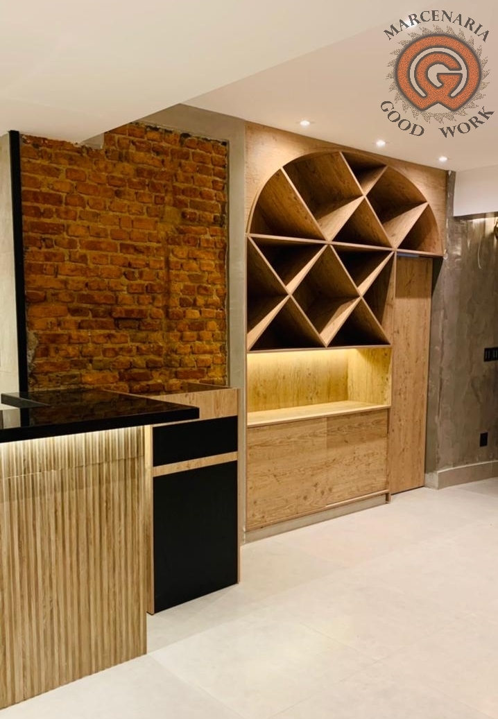 Restaurante-Armário-Nichos-Mdf Quênio Rústico-Led Embutido-Porta de Passagem-Marcenaria Good Work.png