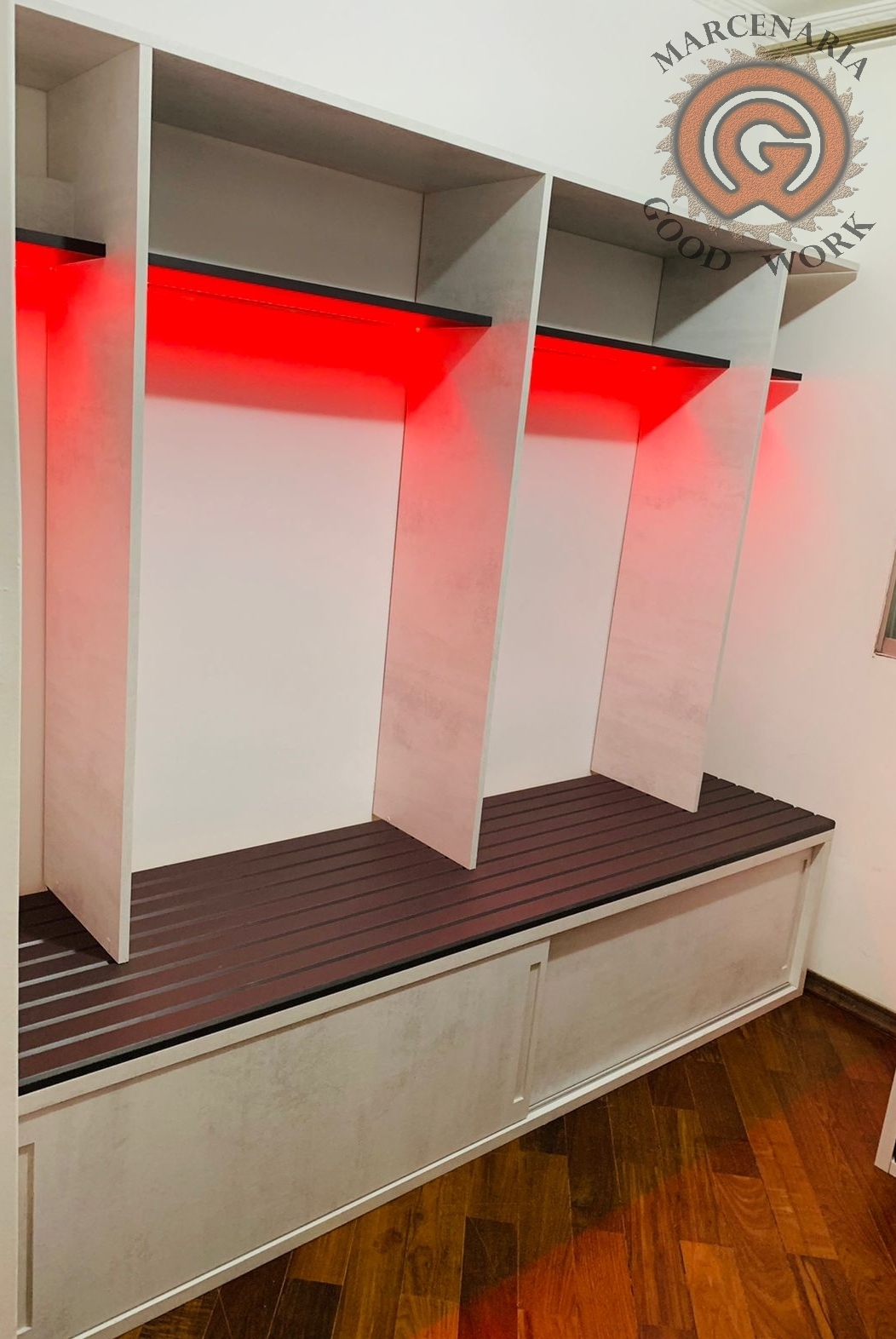 Studio Gamer-Estante-Sob Medida-Mdf Grafite-Mdf Fog Magma-Guararapes-Marcenaria Good Work-3.png