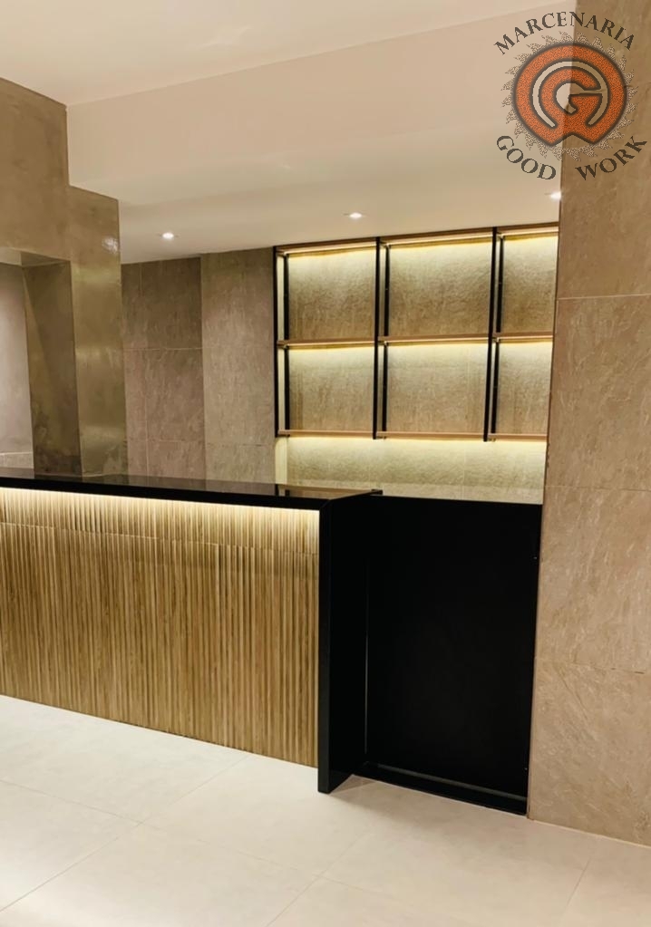 Restaurante-Balcão-Praleiras com Led-Sob Medida-Mdf Quênio Rústico-Marcenaria Good Work-4.png