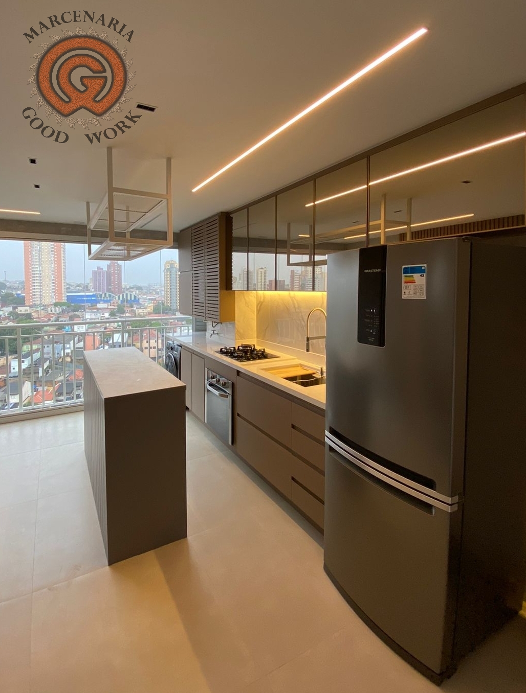 Cozinha-Sob Medida-Mdf Capuccino-Gurarapes-Mdf Cinza Sagrado-Duratex-Fórmica-Mármore Carrara-Marcenaria Good Work-5.png