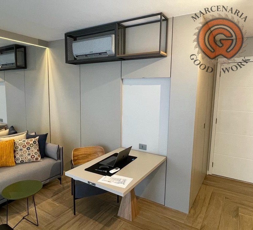 Painel-Fechamento-Mesa-Sob Medida-Mdf Chamois-Pé da Mesa-Suportes-Mdf Carvalho Hanover-Prateleira Suspensa-Serralheria-Cinza Grafite-Marcenaria Good Work-2.jpg