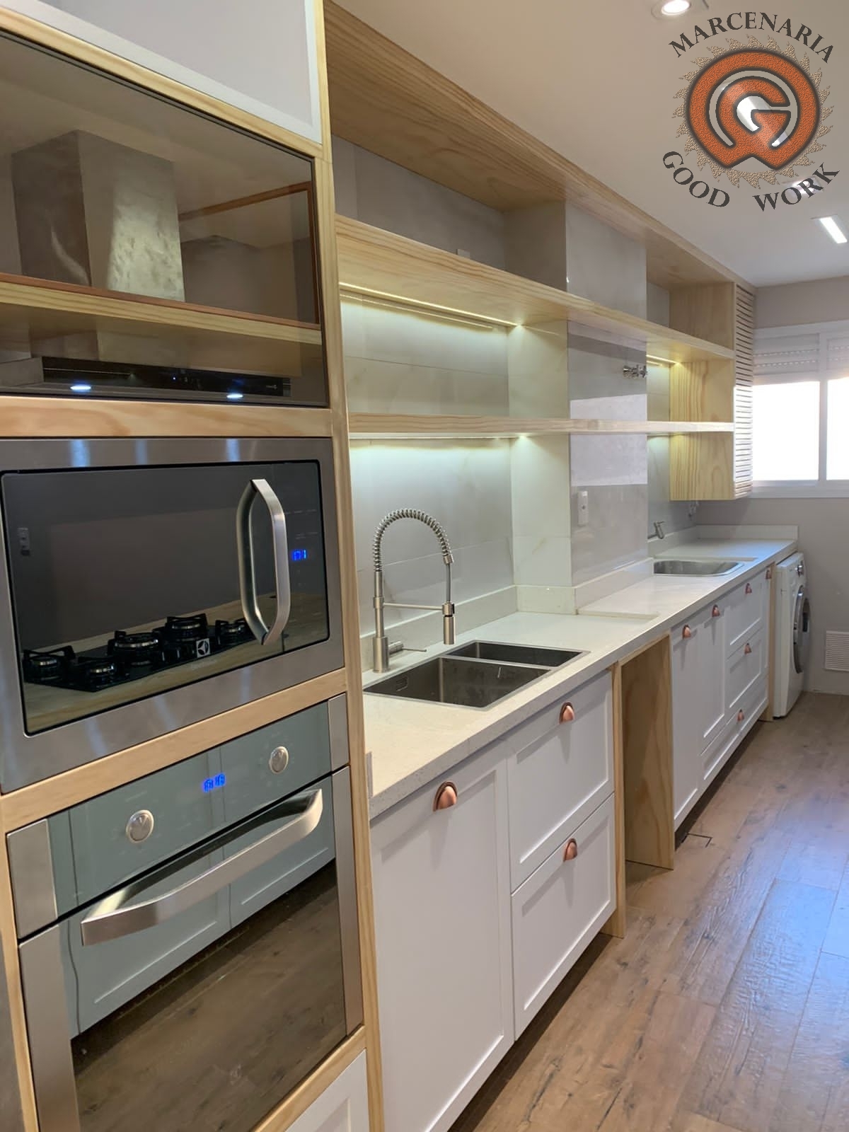 Cozinha-Sob Medida-Mdf Branco Diamante-Lâmina Natural Pinus-Marcenaria Good Work-17.png