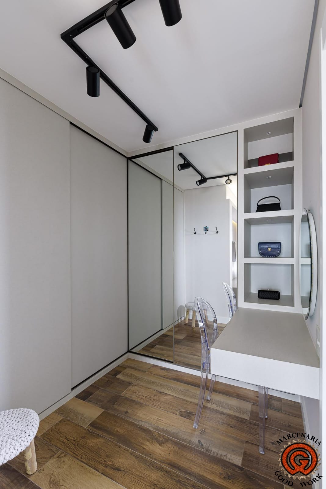 Closet-Penteadeira-Cyrela-Atmosfera-Marcenaria-Good-Work-2.jpg