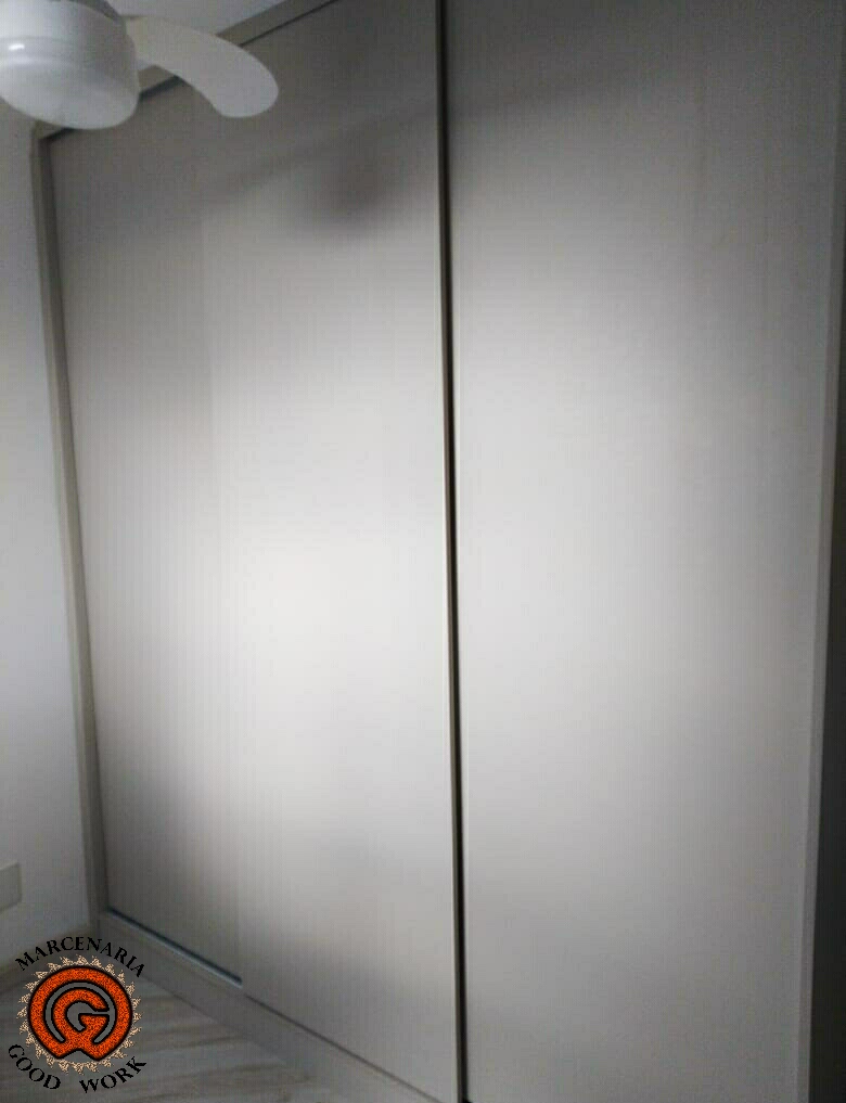 Roupeiro-sob Medida-Trama Titanio-Cinza Sagrado-Duratex-Marcenaria Good Work-4.png