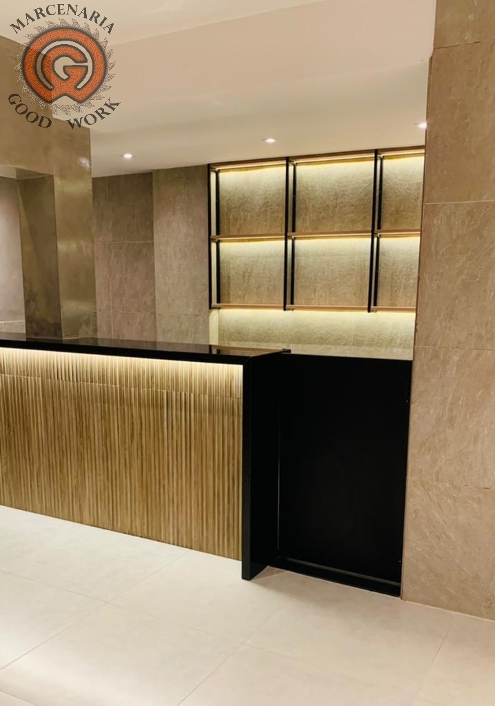 Restaurante-Balcão-Praleiras com Led-Sob Medida-Mdf Quênio Rústico-Marcenaria Good Work-3.png
