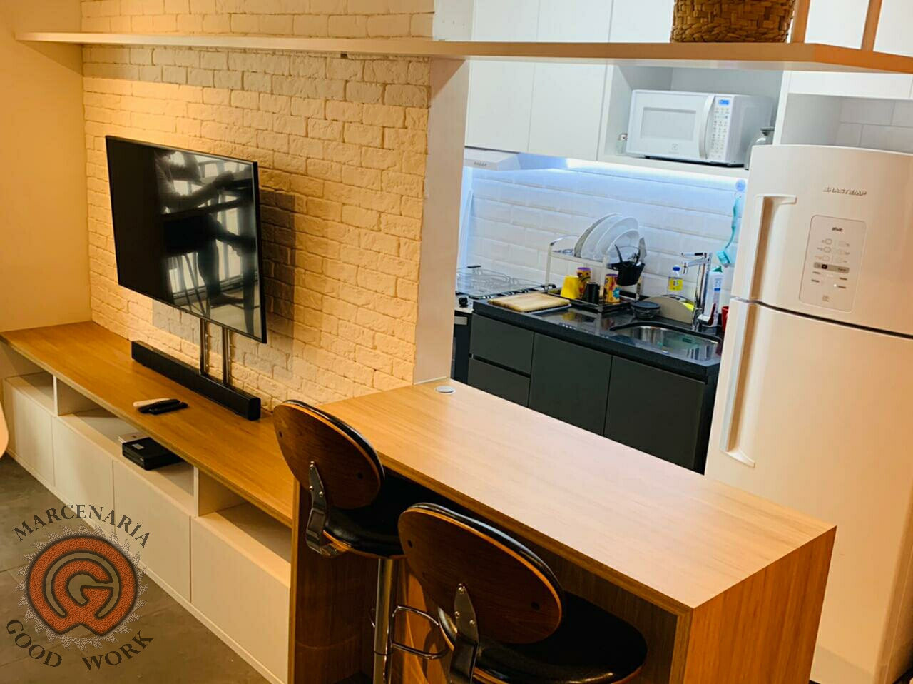 Rack-Sala-Sob Medida-Mdf Itapuã-Mdf Branco Matt-Balcão-Mdf Itapuã-Marcenaria Good Work-3.png