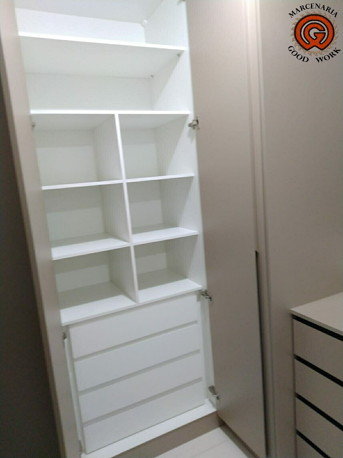Roupeiro-L-Perola urbana-duratex-Puxadores-Cava-Marcenaria-Good-Work.png