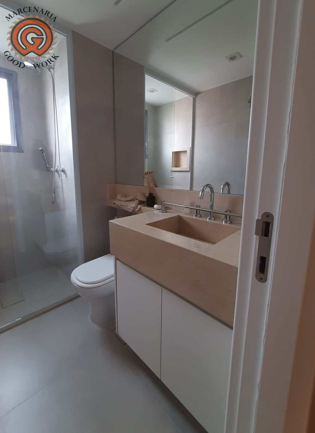 Gabinete-Banheiro-Sob Medida-Espelheira-Mdf Branco Texturizado-Marcenaria Good Work.png