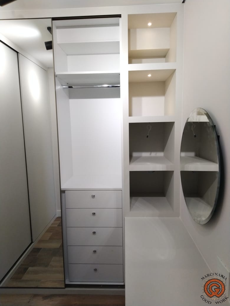 Closet-L-Penteadeira-Cyrela-Atmosfera-Marcenaria-Good-Work-10.jpg