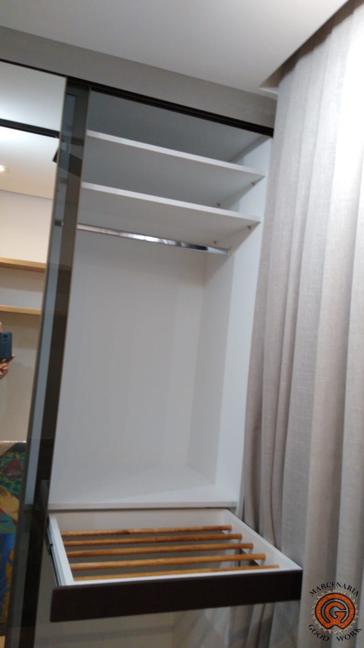 Closet-Frentes-Gavetas-Couro-Legitimo-Cyrela-Atmosfera-Marcenaria-Good-Work-8.jpg
