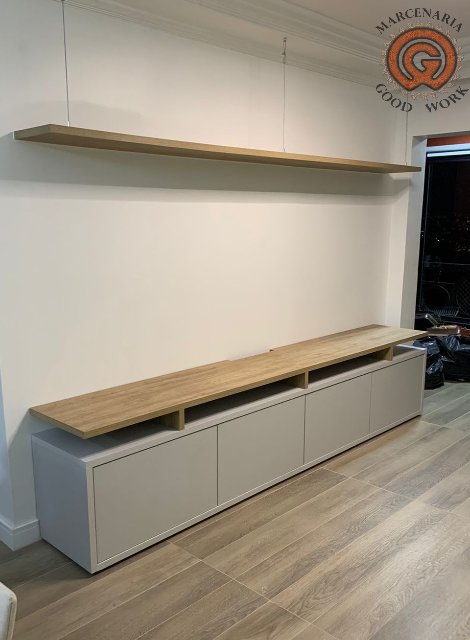 Rack-Sob Medida-Mdf Aurora Trama-Prateleira-Mdf Carvalho Mel-Marcenaria Good Work-2.png