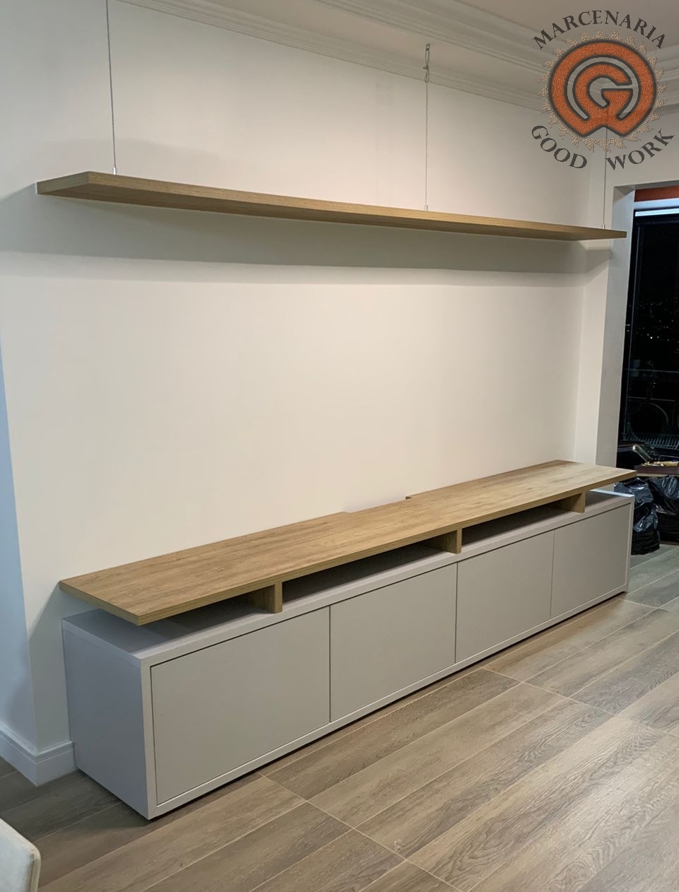 Rack-Sob Medida-Mdf Aurora Trama-Prateleira-Mdf Carvalho Mel-Marcenaria Good Work.png