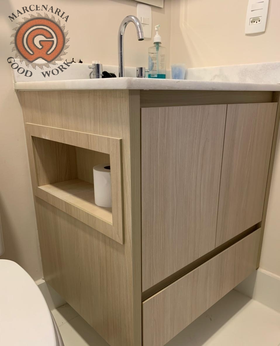 Gabinete-Banheiro-Sob Medida-Mdf Ciliegio-Puxador cava na madeira-Marcenaria Good Work.png