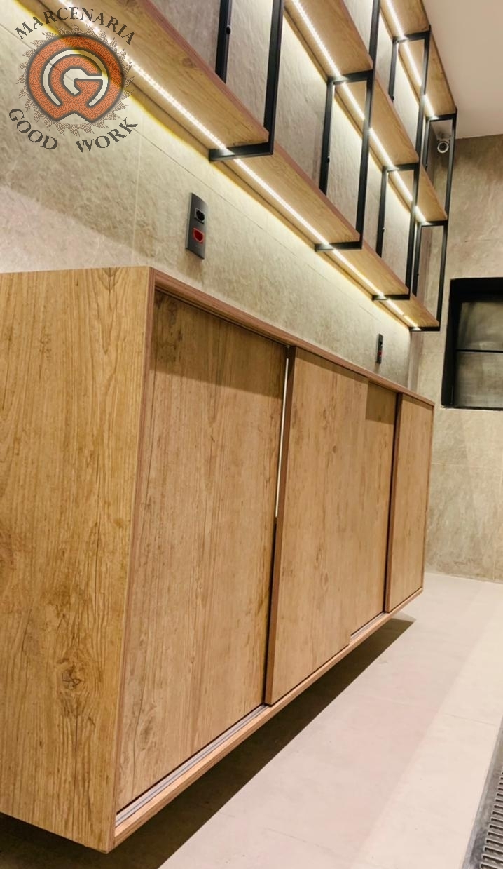Restaurante-Prateleiras-Aparador-Sob Medida-Mdf Quênio Rústico-Led embutido-Serralheria-Marcenaria Good Work-3.png