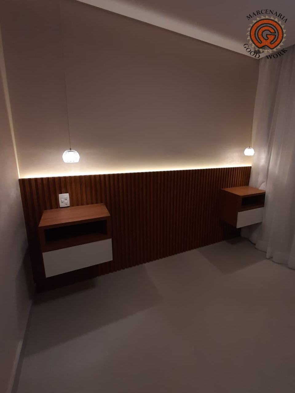 Cabeceira-Mesinha Suspensa-Sob Medida-Mdf Louro Freijó-Sudati-Marcenaria Good Work-5.png