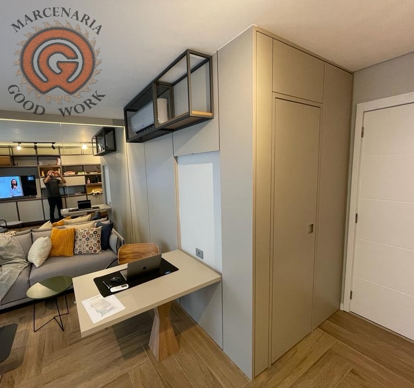 Painel-Fechamento-Mesa-Sob Medida-Mdf Chamois-Pé da Mesa-Suportes-Mdf Carvalho Hanover-Prateleira Suspensa-Serralheria-Cinza Grafite-Marcenaria Good Work-3.jpg