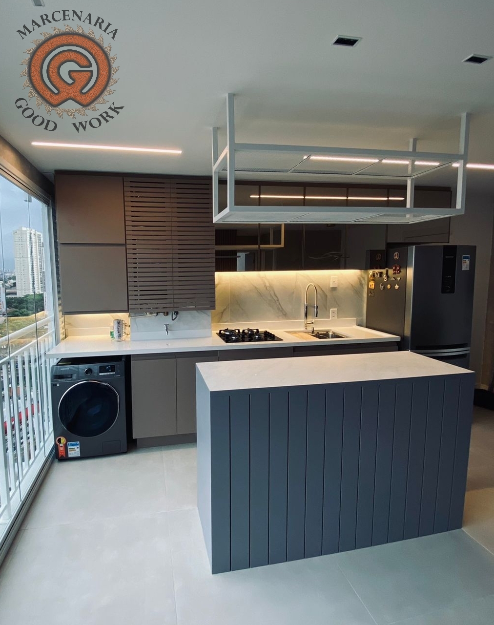 Cozinha-Sob Medida-Mdf Capuccino-Gurarapes-Mdf Cinza Sagrado-Duratex-Fórmica-Mármore Carrara-Marcenaria Good Work-4.png