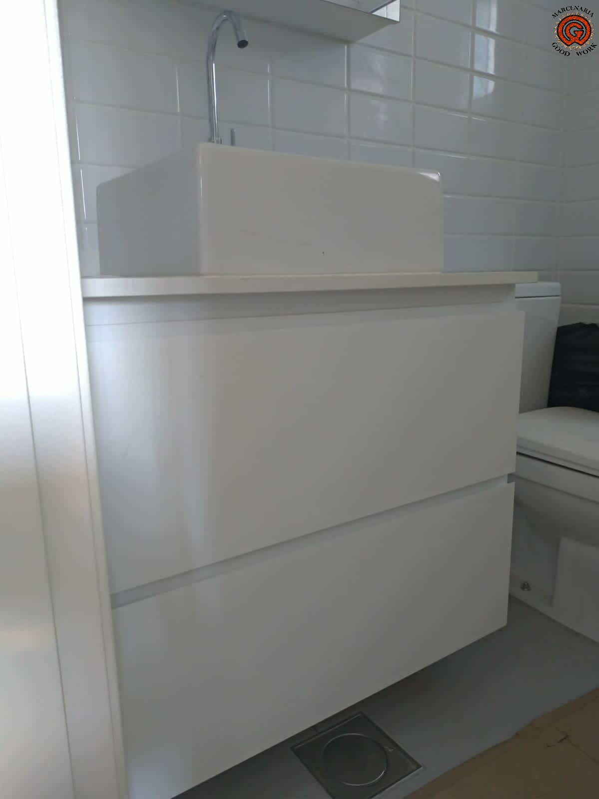 Gabinete-Banheiro-Sob medida-Mdf Branco Diamante-Duas gavetas-Puxadores Cava-Marcenaria Good Work.png