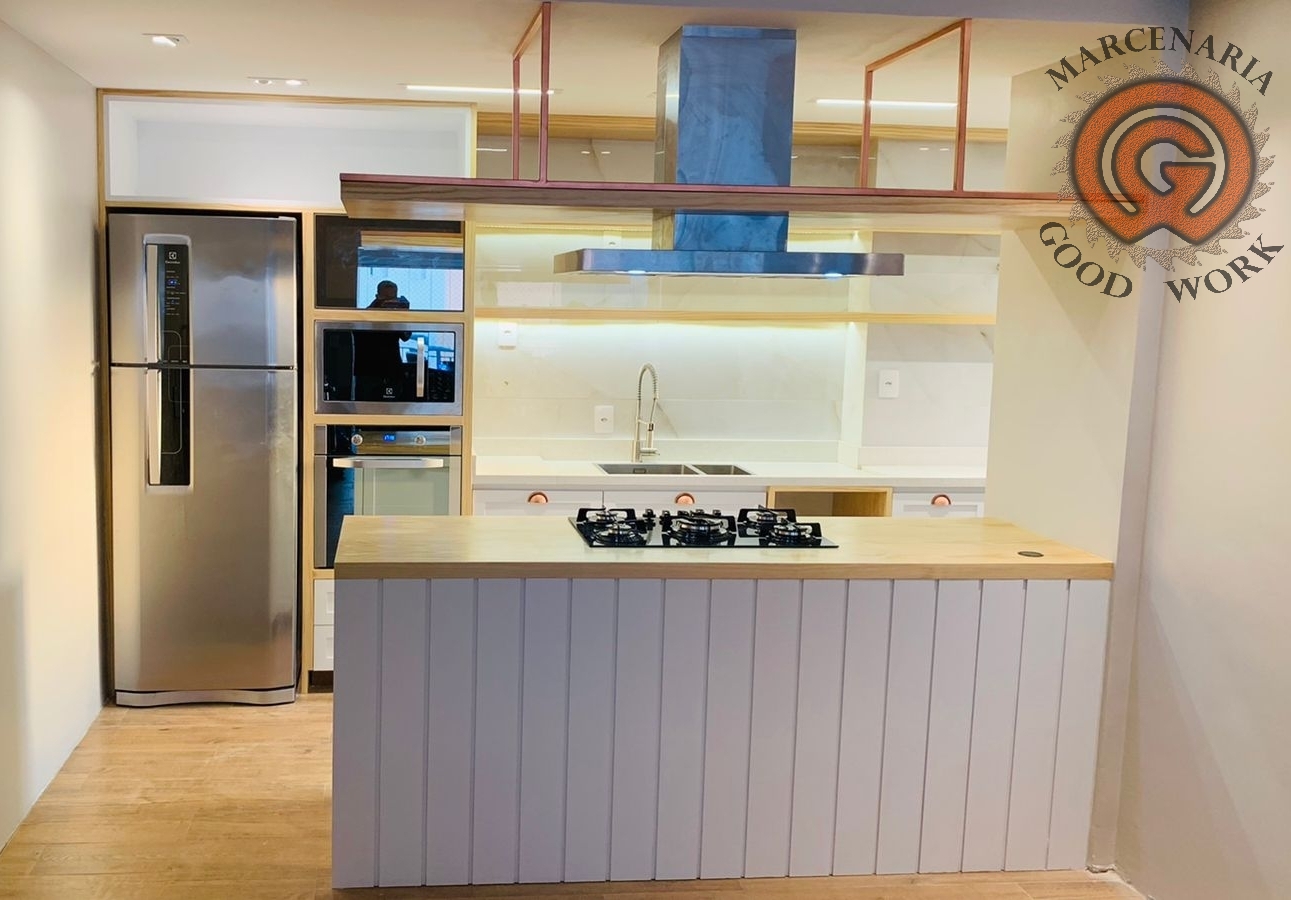 Cozinha-Sob Medida-Mdf Branco Diamante-Lâmina Natural Pinus-Marcenaria Good Work-4.png