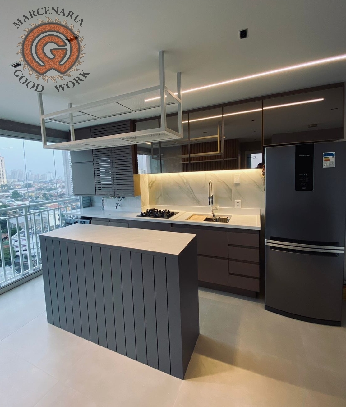Cozinha-Sob Medida-Mdf Capuccino-Gurarapes-Mdf Cinza Sagrado-Duratex-Fórmica-Mármore Carrara-Marcenaria Good Work-6.png