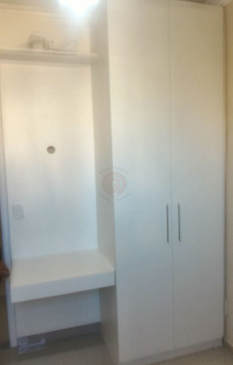 roupeiro-duas-portas-bancada-painel-marcenaria-good-work-2.jpg