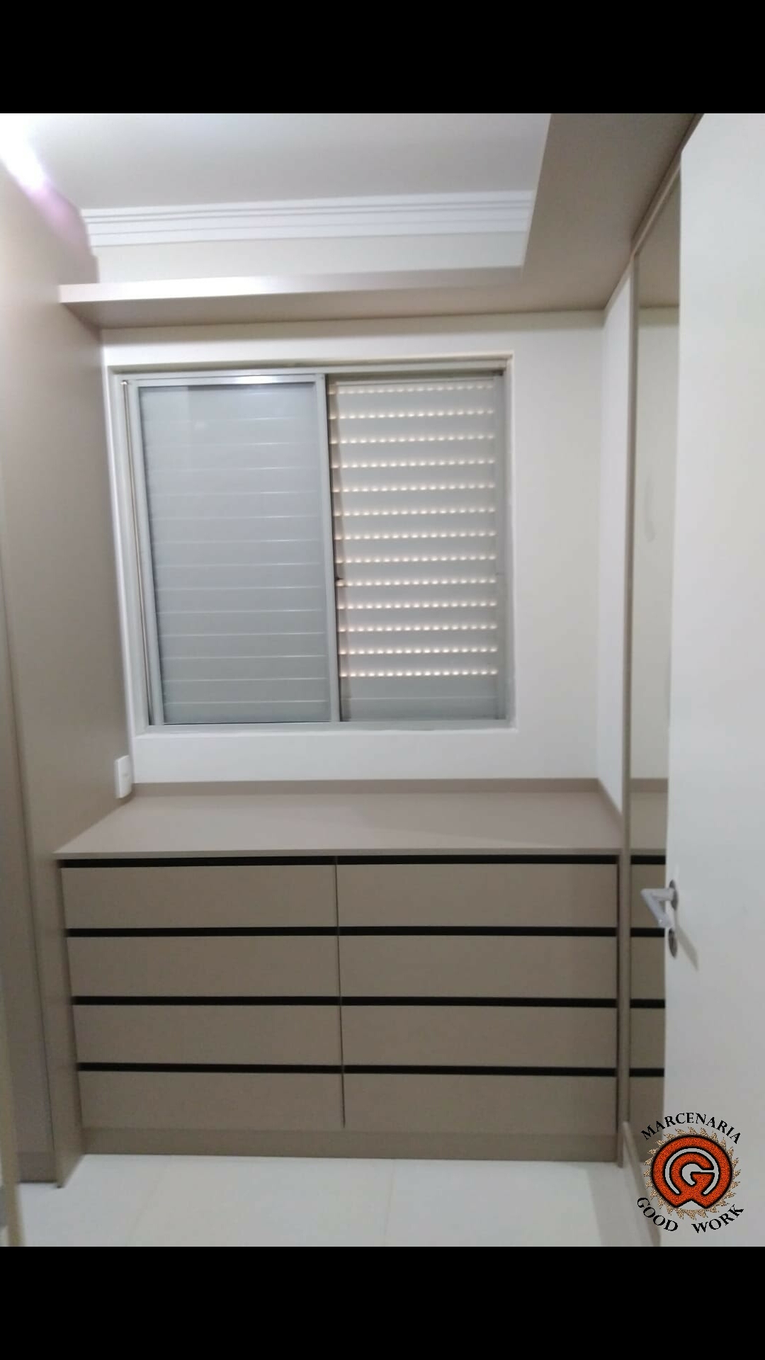 Roupeiro-L-Perola urbana-duratex-Puxadores-Cava-Marcenaria-Good-Work-4.jpg