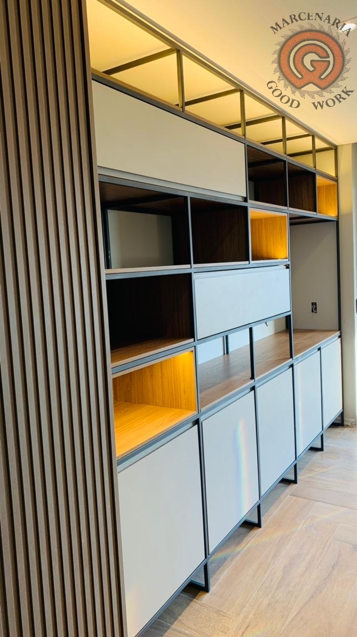 Estante-Sob Medida-Mdf Carvalho Hanover-Mdf Chamois-Tramato-Serralheria Preta-Marcenaria Good Work-5.png