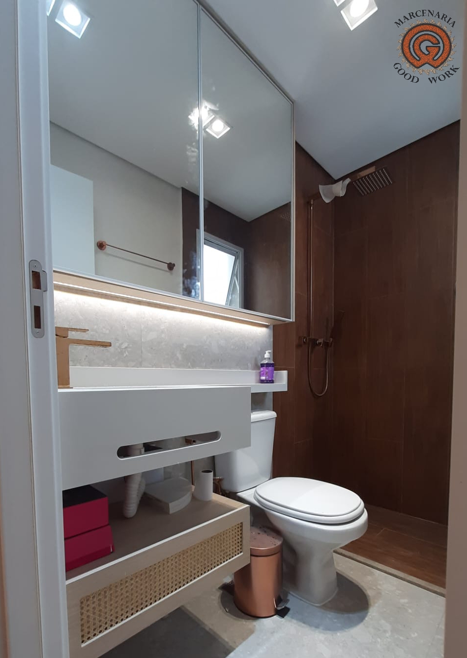 Banheiro-Sob Medida-Mdf Carvalho Americano-Arauco-Palha Indiana-Marcenaria Good Work.jpg
