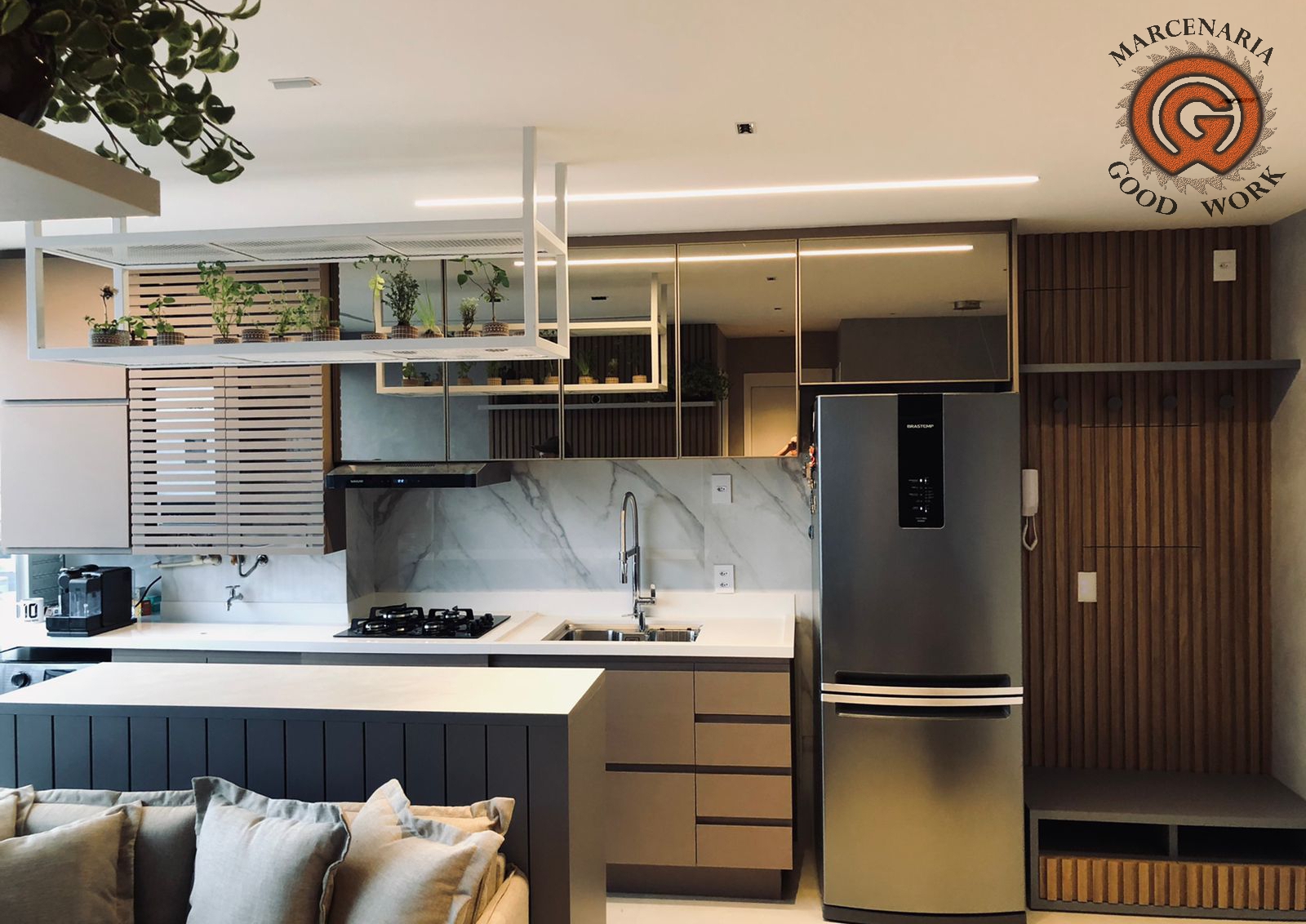 Cozinha-Sob Medida-Mdf Capuccino-Gurarapes-Mdf Cinza Sagrado-Duratex-Fórmica-Mármore Carrara-Marcenaria Good Work-15.png