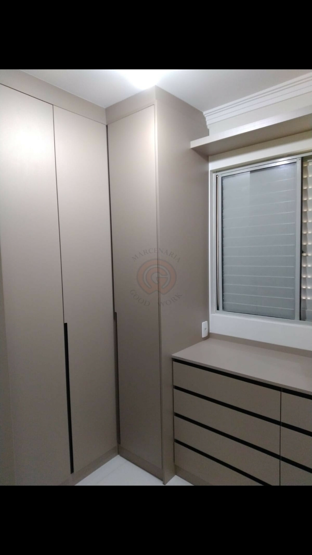 Roupeiro-L-Perola urbana-duratex-Puxadores-Cava-Marcenaria-Good-Work-7.jpg