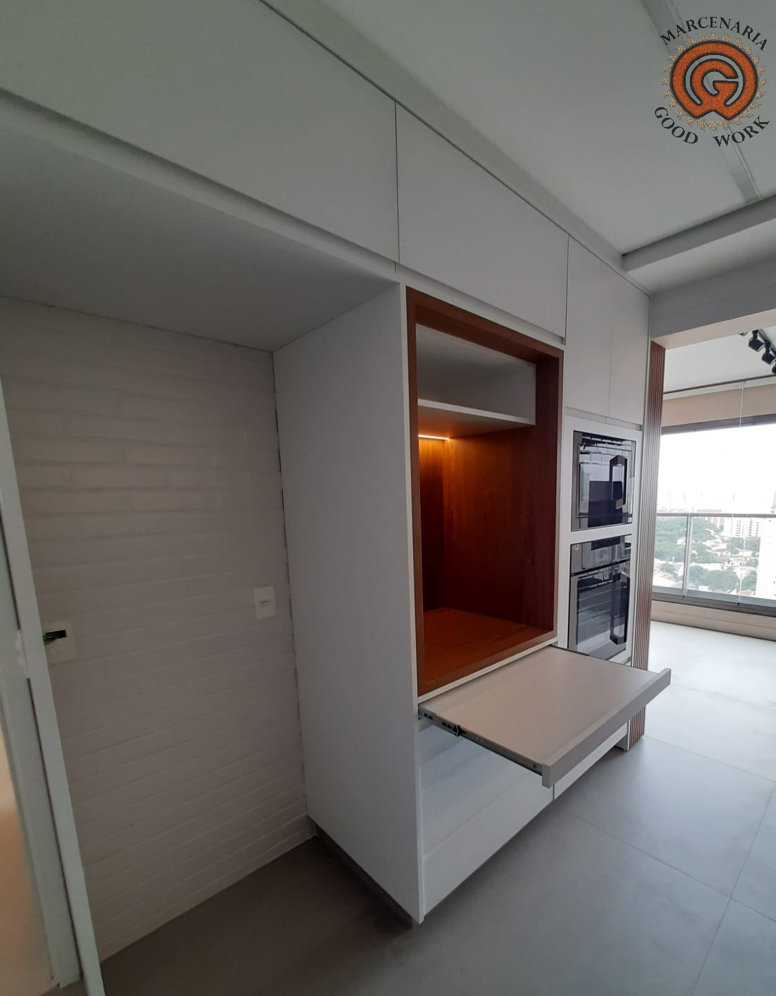 Armário-Sob Medida-Mdf Branco Texturizado-Mdf Louro Freijó-Sudati-Marcenaria Good Work-2.png