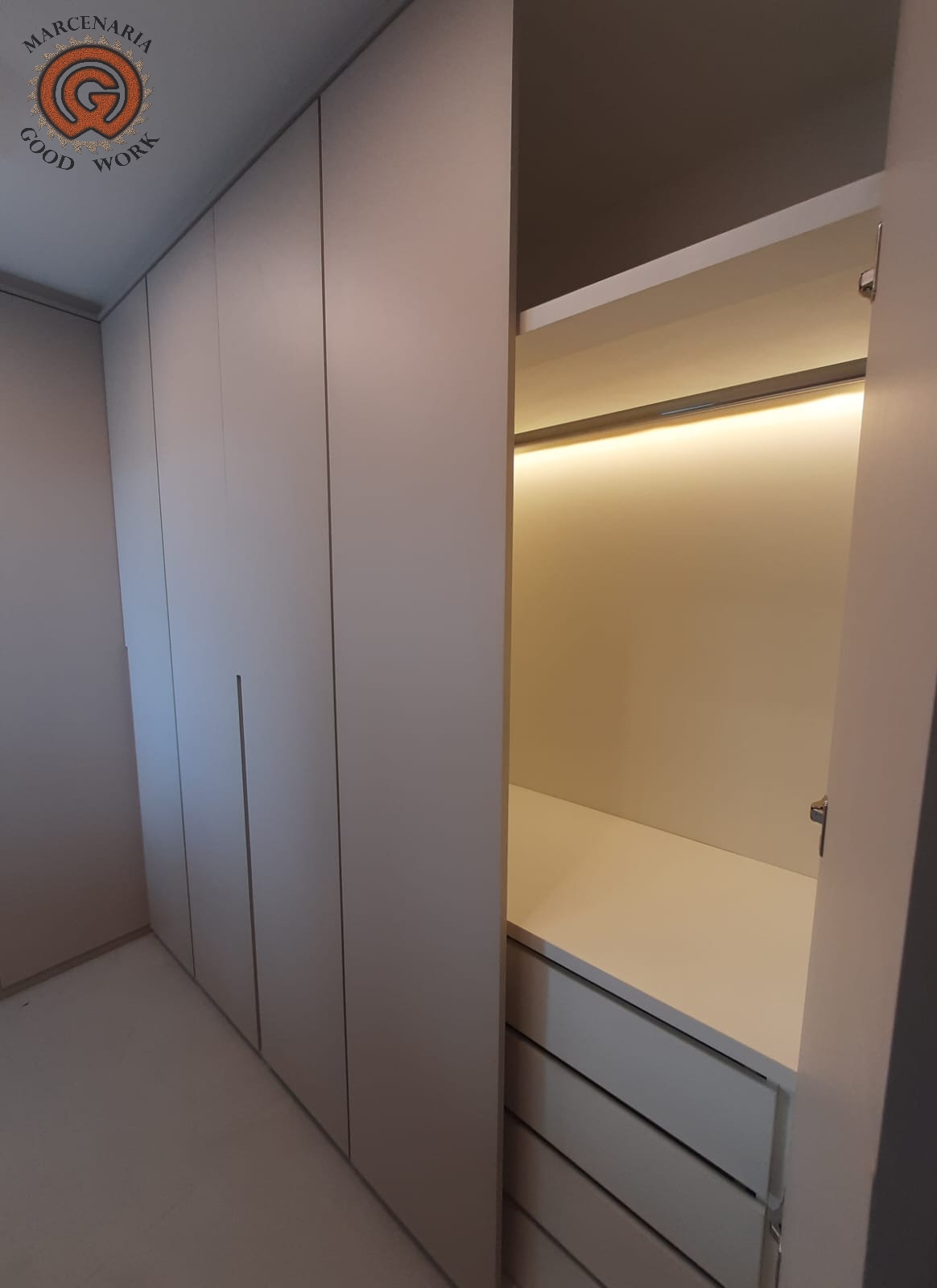 Closet em L-Sob Medida-Mdf Betton Matt-Arauco-Marcenaria Good Work-7.jpg