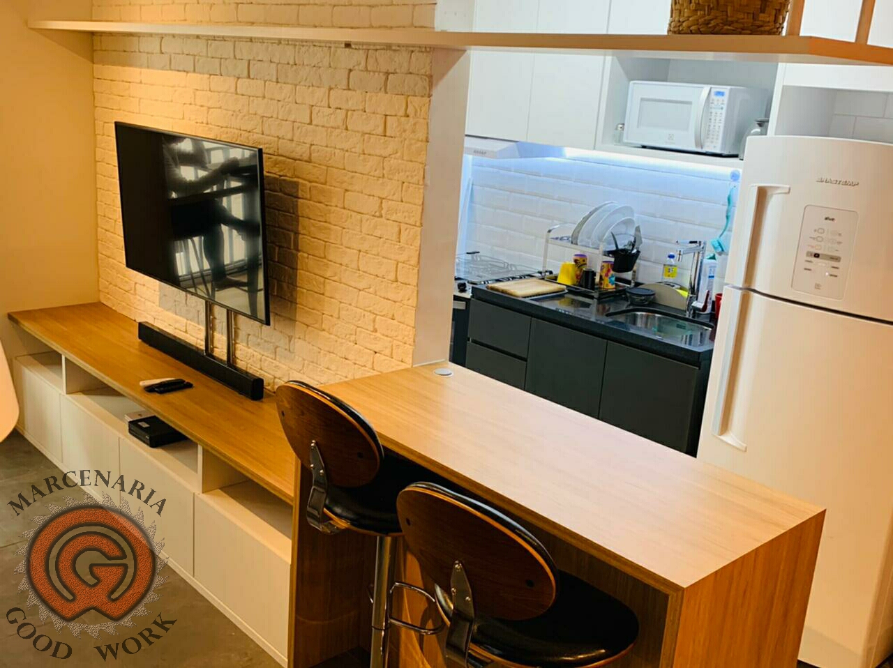 Rack-Sala-Sob Medida-Mdf Itapuã-Mdf Branco Matt-Balcão-Mdf Itapuã-Marcenaria Good Work.png